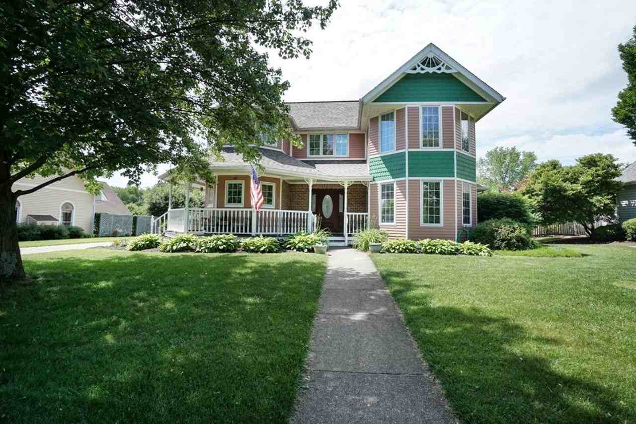 387 Victoria Pl - Photo 2 of 50