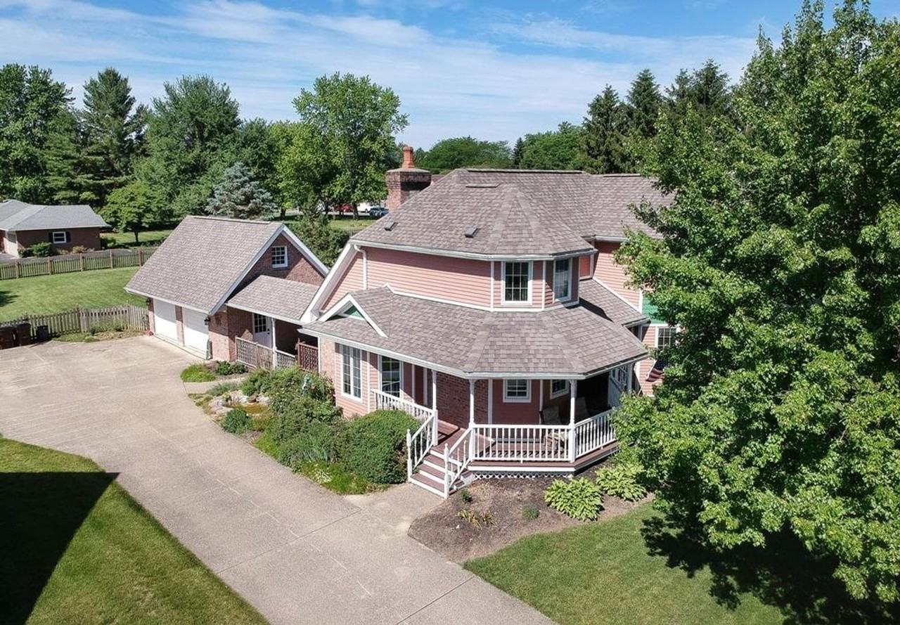 387 Victoria Pl - Photo 3 of 50