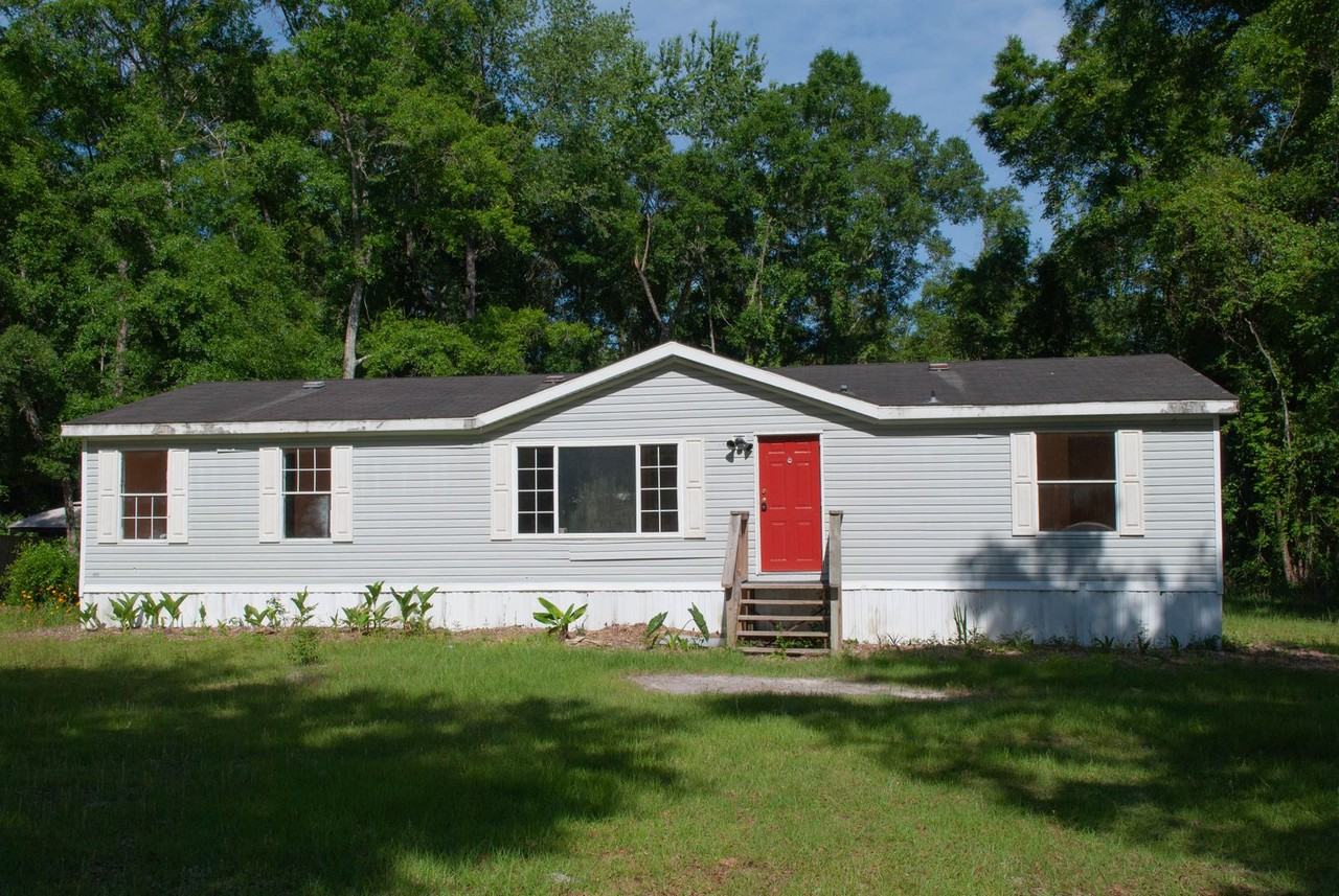 10087 Blue Waters Rd - Photo 3 of 5
