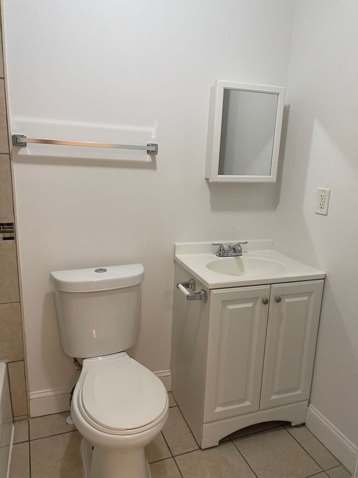 2309 Aiken St - Photo 2 of 10