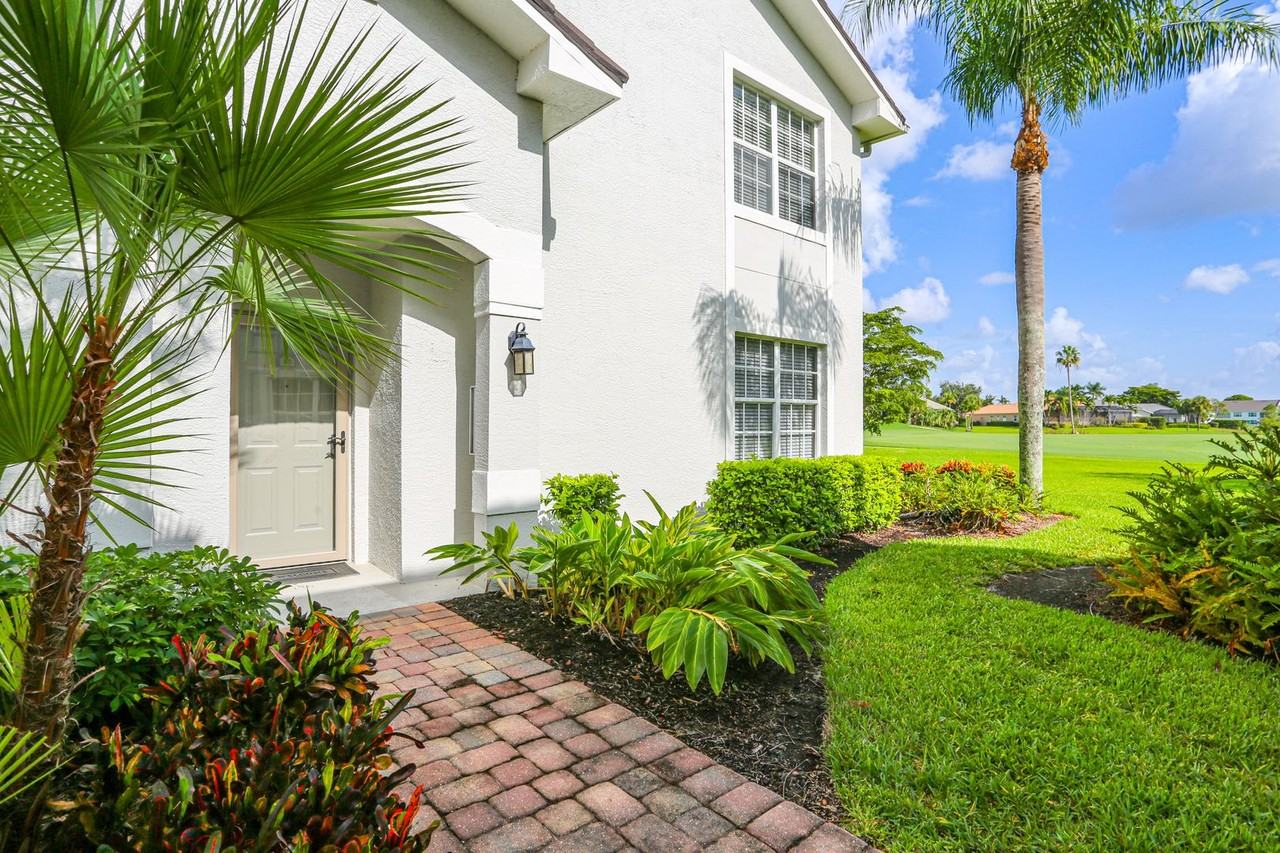 5885 Three Iron Dr #1102 - Photo 7 of 31