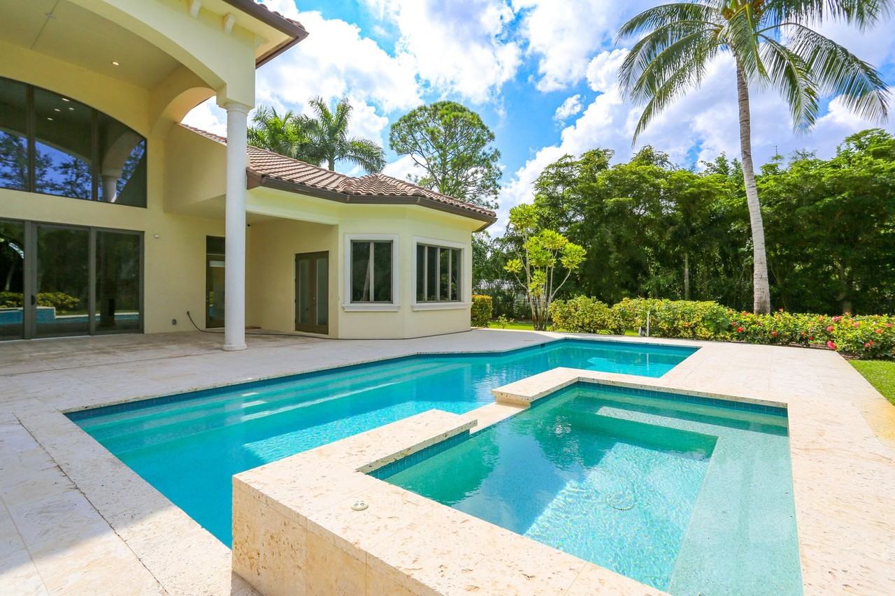 823 Cassena Rd - Photo 3 of 50