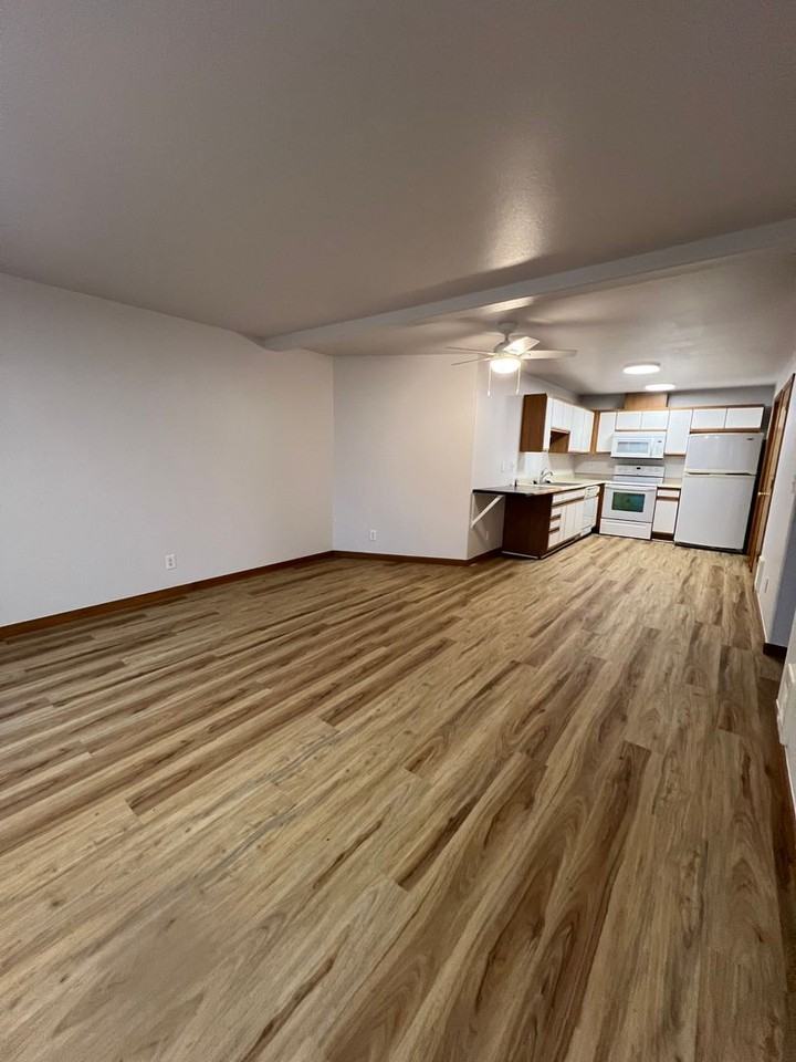 4244 Wintergreen Cir #170 - Photo 3 of 10