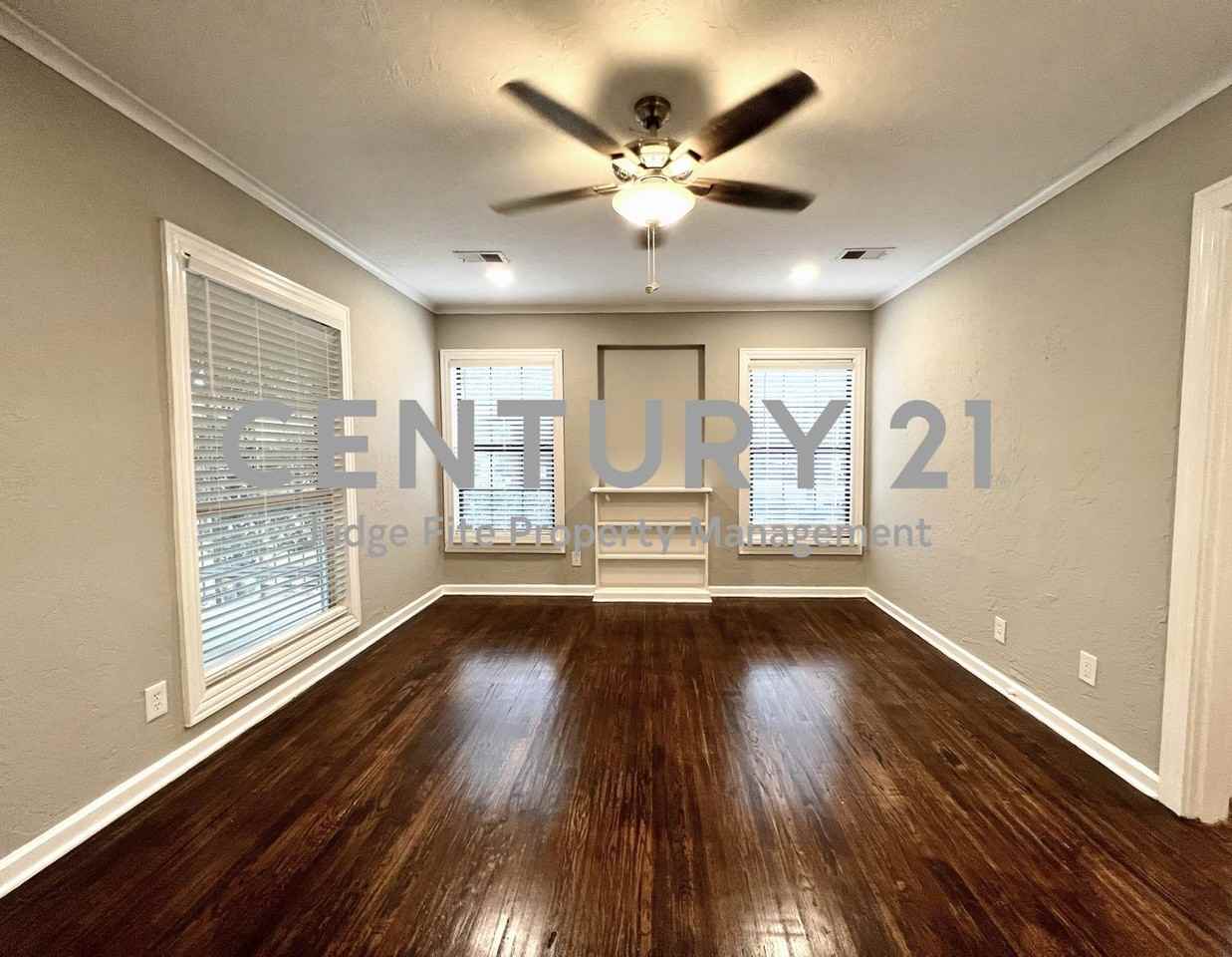 4021 Alamo Ave - Photo 3 of 10