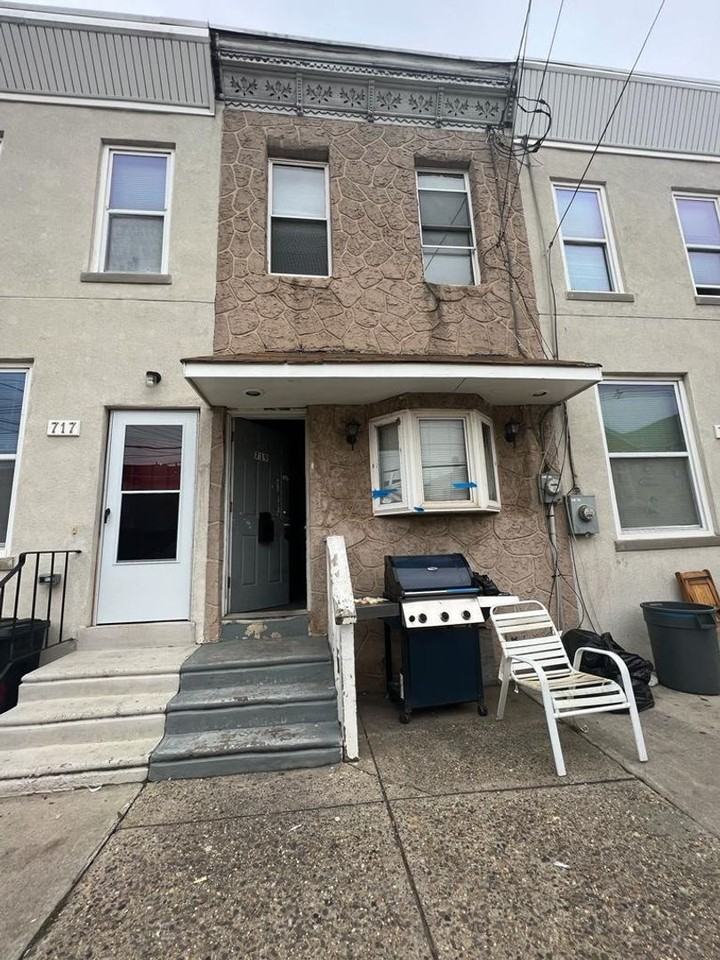 719 Chestnut St - Photo 2 of 13