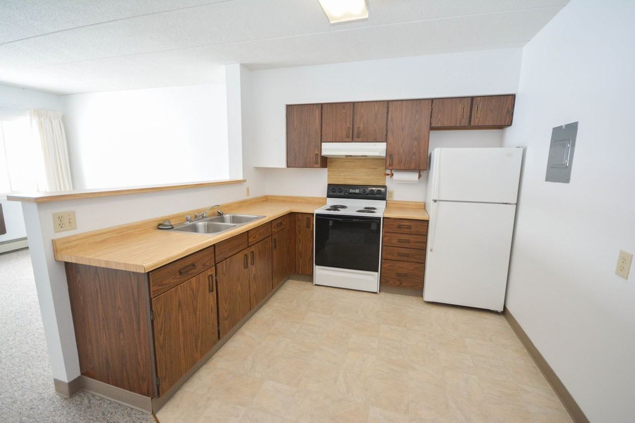 125 2nd Ave Ne - Photo 2 of 13