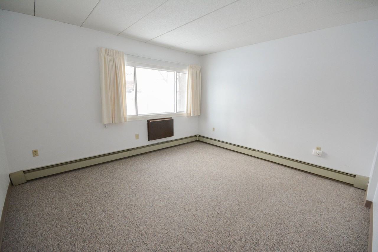 125 2nd Ave Ne - Photo 3 of 13