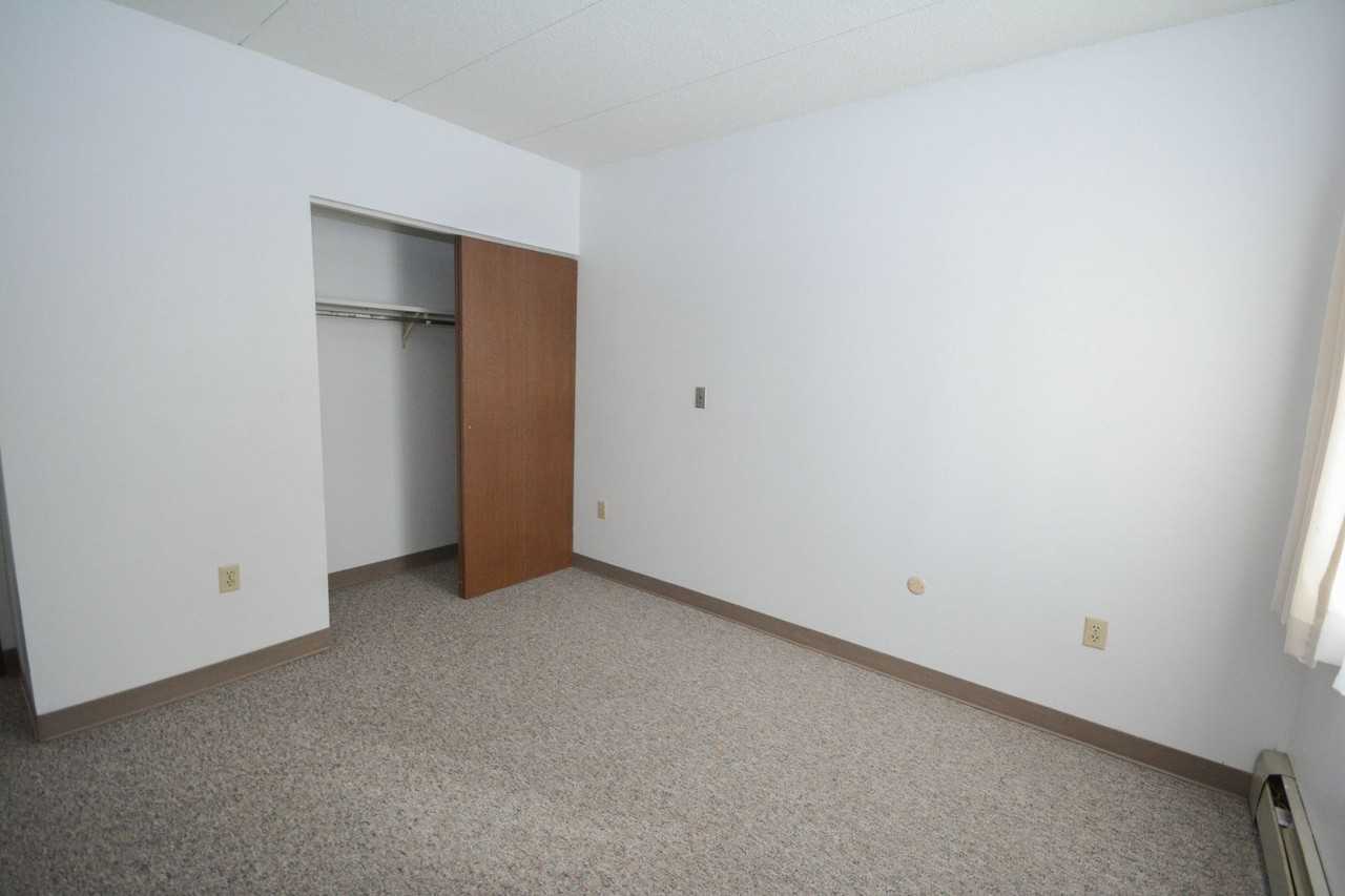 125 2nd Ave Ne - Photo 6 of 13