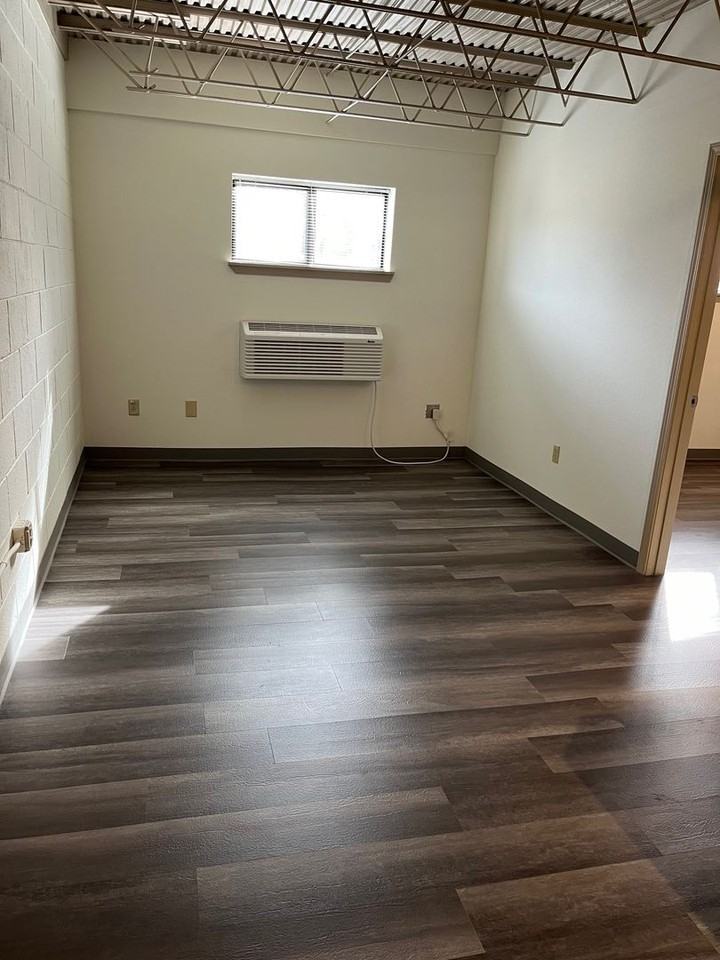 111 W Morgan St - Photo 2 of 5