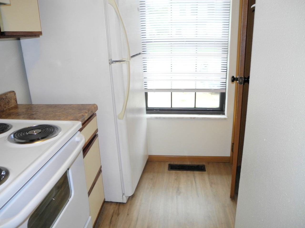 Meadow Ridge Town Homes - Photo 7 of 22