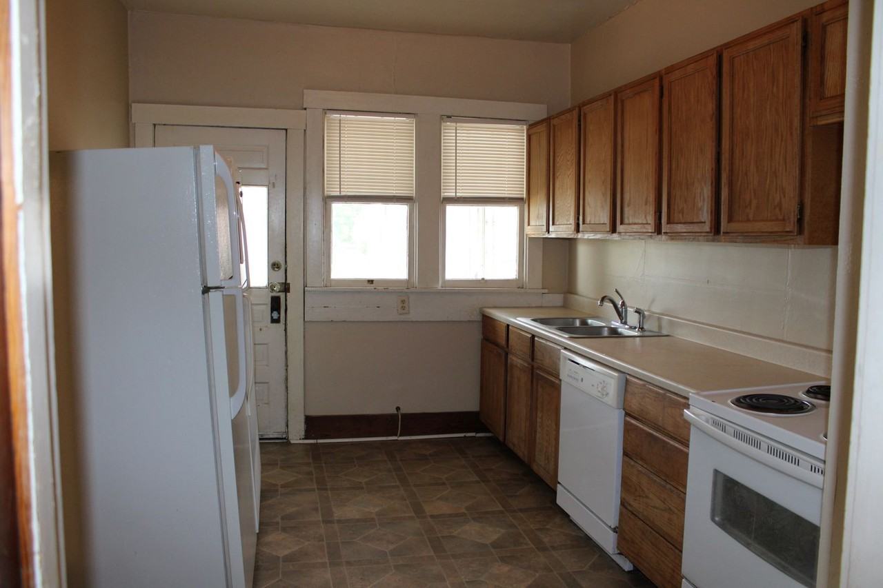 815 N 10th St #1 - Photo 6 of 15