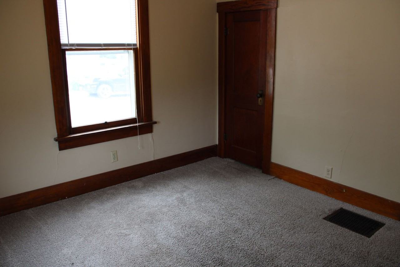 815 N 10th St #1 - Photo 7 of 15