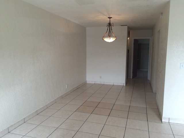 1537 Nw 8th Ave - Photo 4 of 16