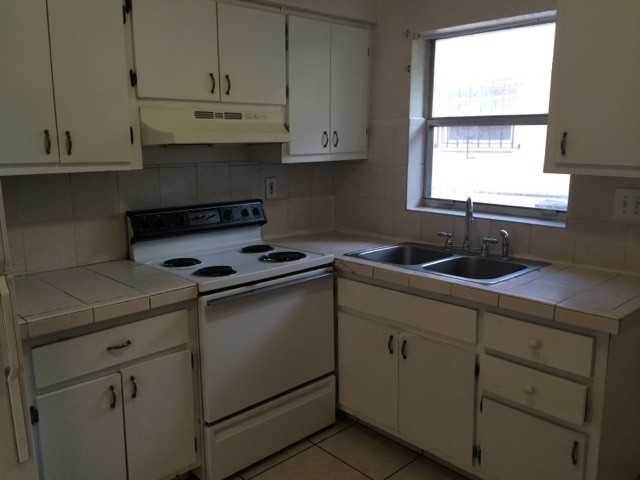 1537 Nw 8th Ave - Photo 7 of 16