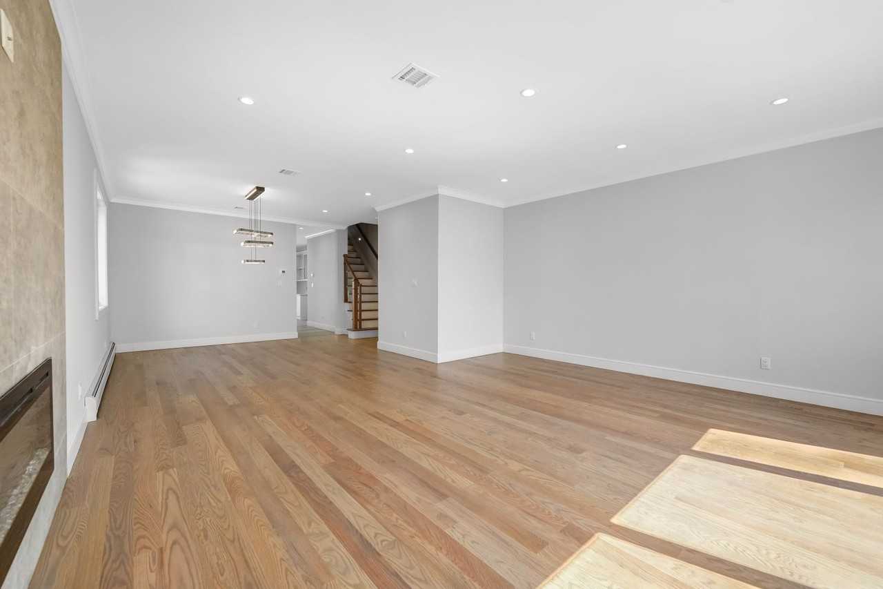 39 Washington Ave - Photo 7 of 50