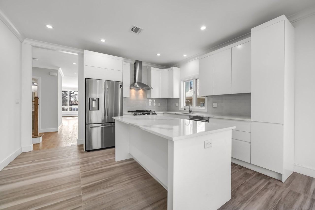 39 Washington Ave - Photo 3 of 50