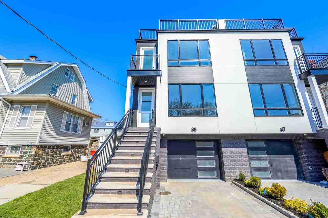 39 Washington Ave - Photo 4 of 50