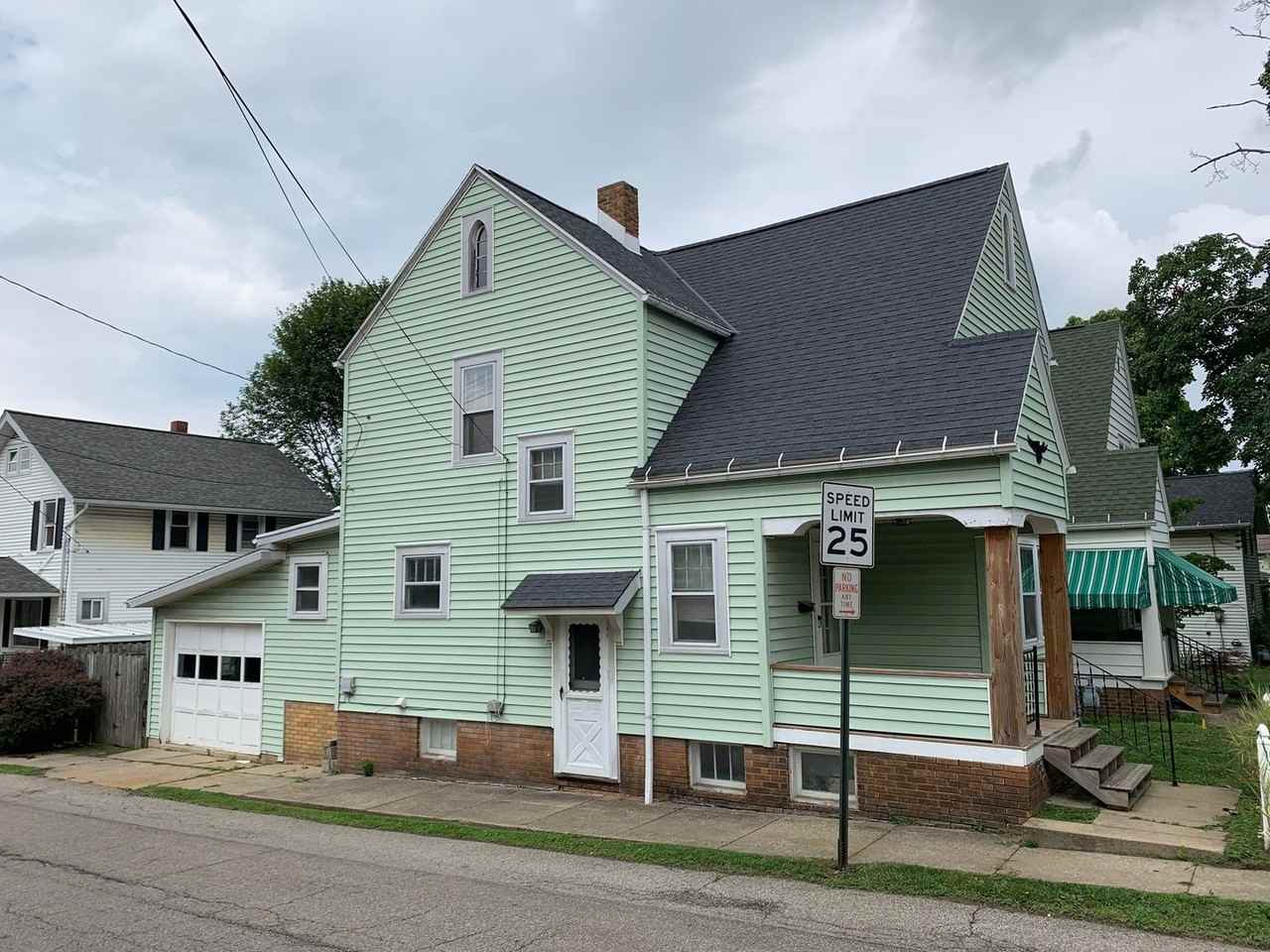102 E Walnut St - Photo 3 of 24