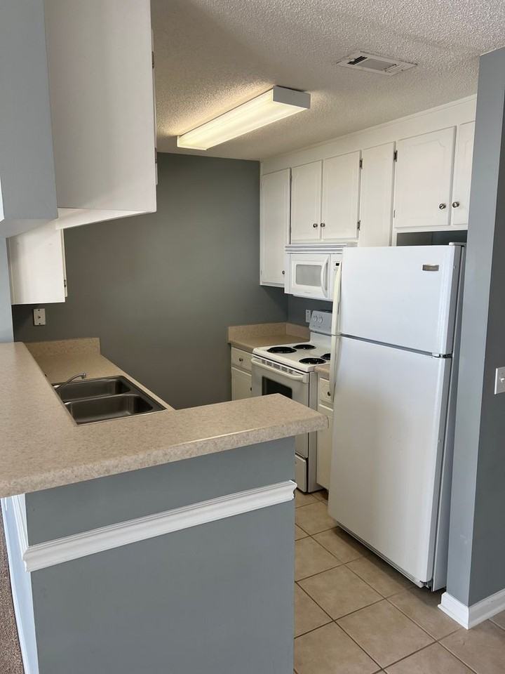 238 Wakefield Way - Photo 3 of 15