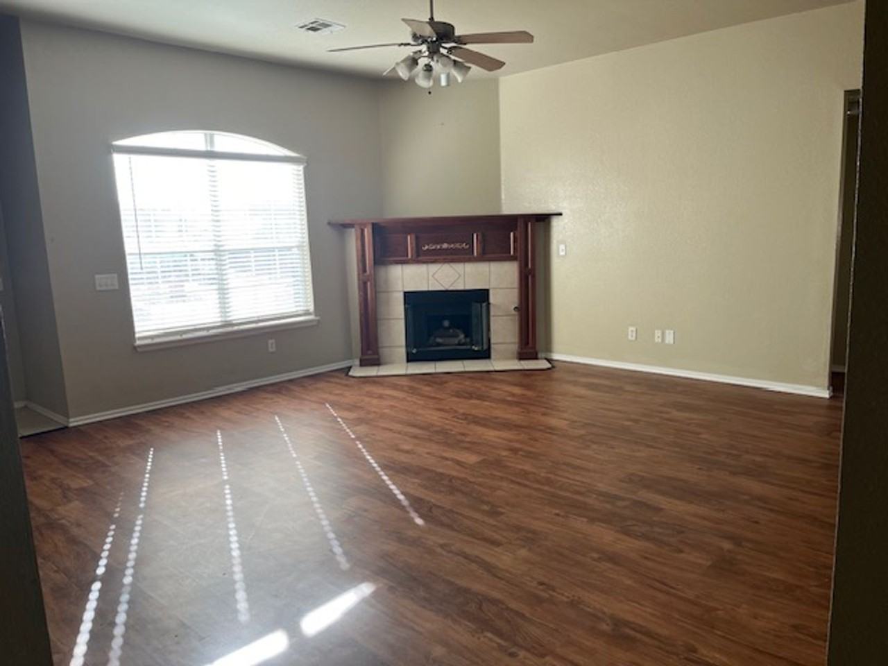 1731 Concord Dr - Photo 2 of 8