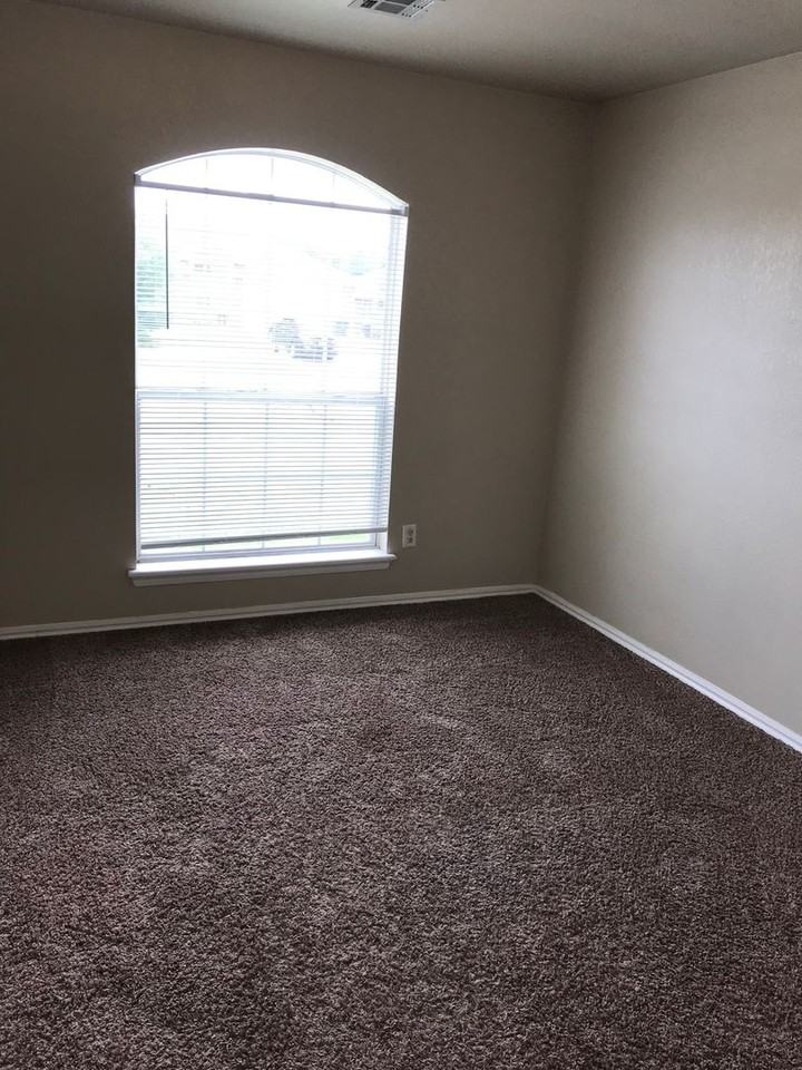 1731 Concord Dr - Photo 6 of 8