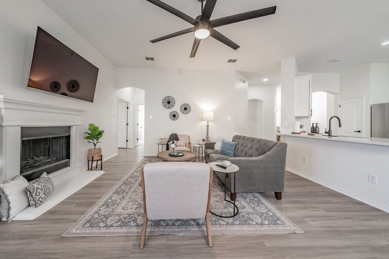 9040 Weller Lane - Photo 3 of 49