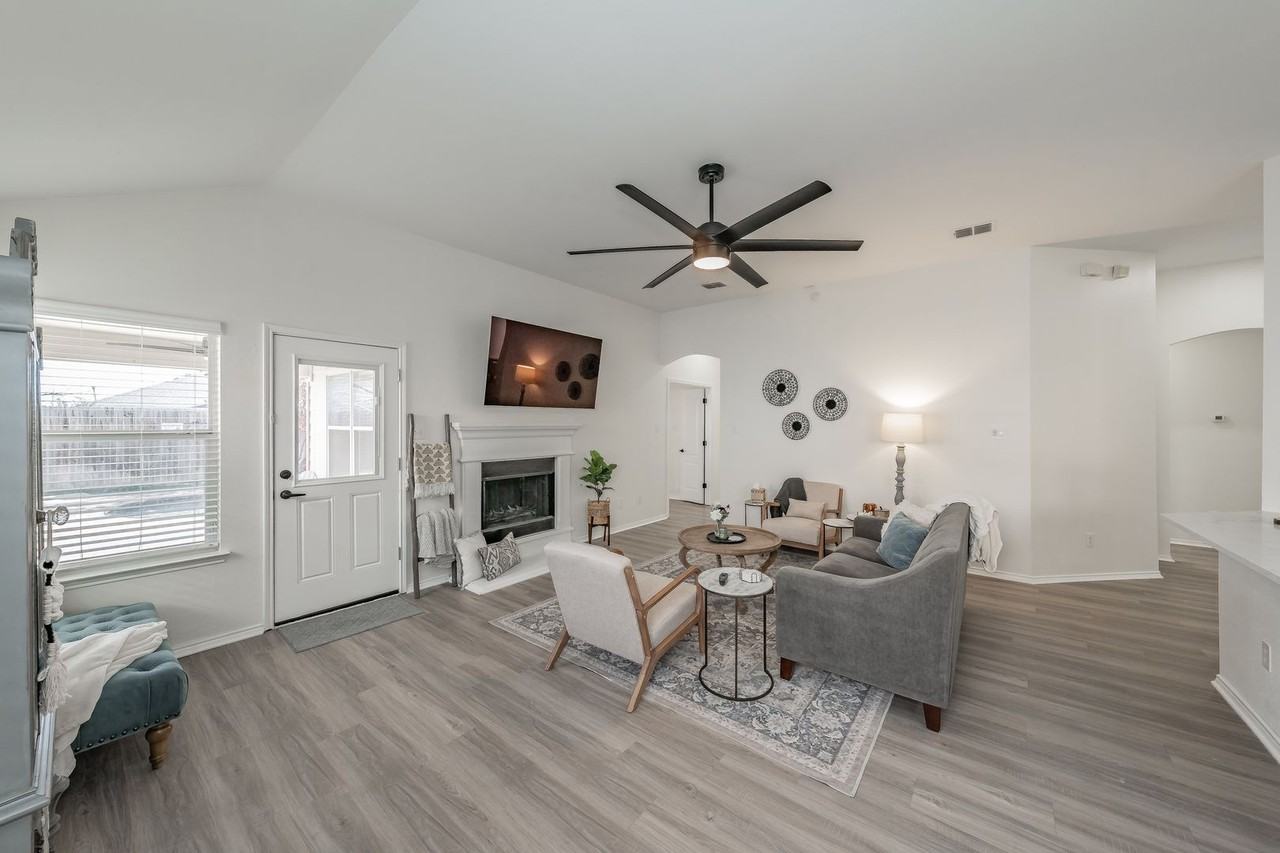 9040 Weller Lane - Photo 4 of 49