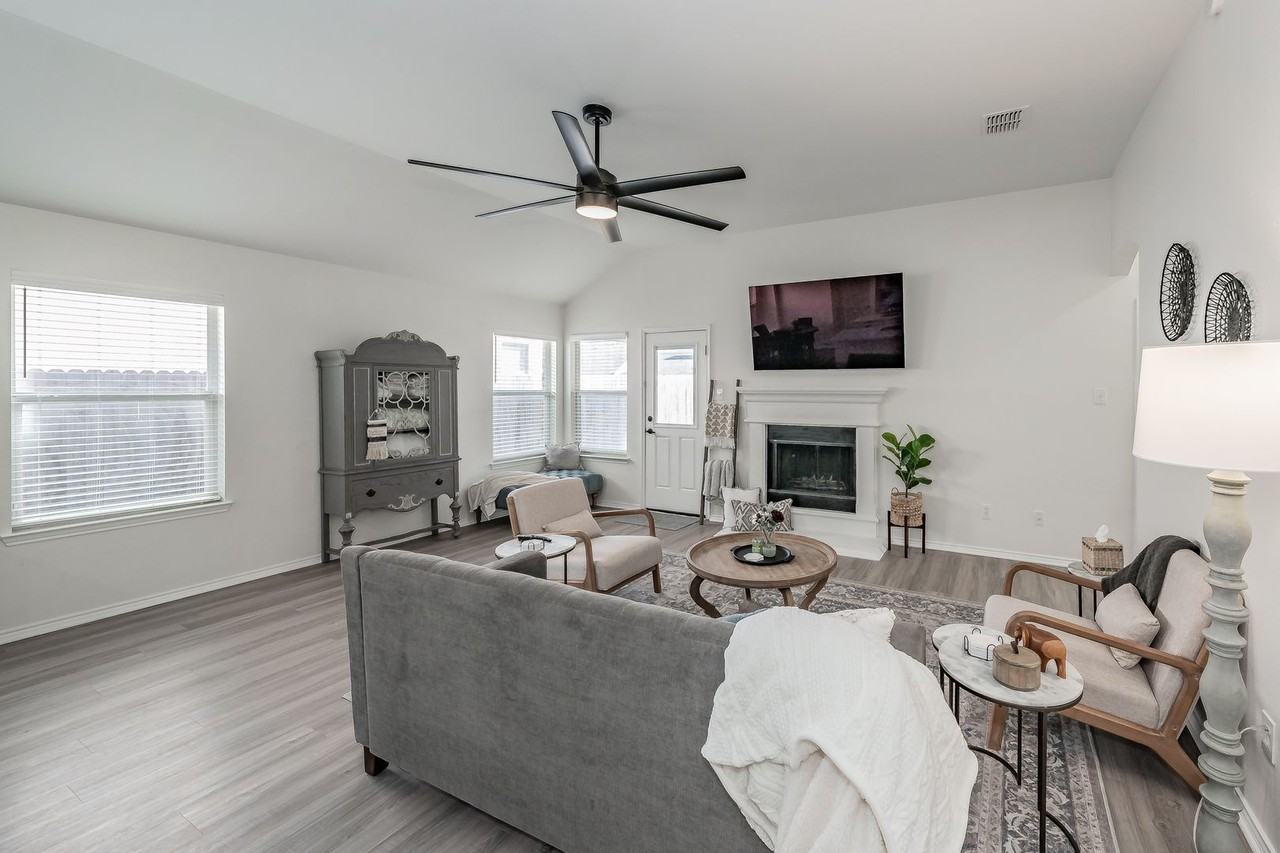 9040 Weller Lane - Photo 5 of 49