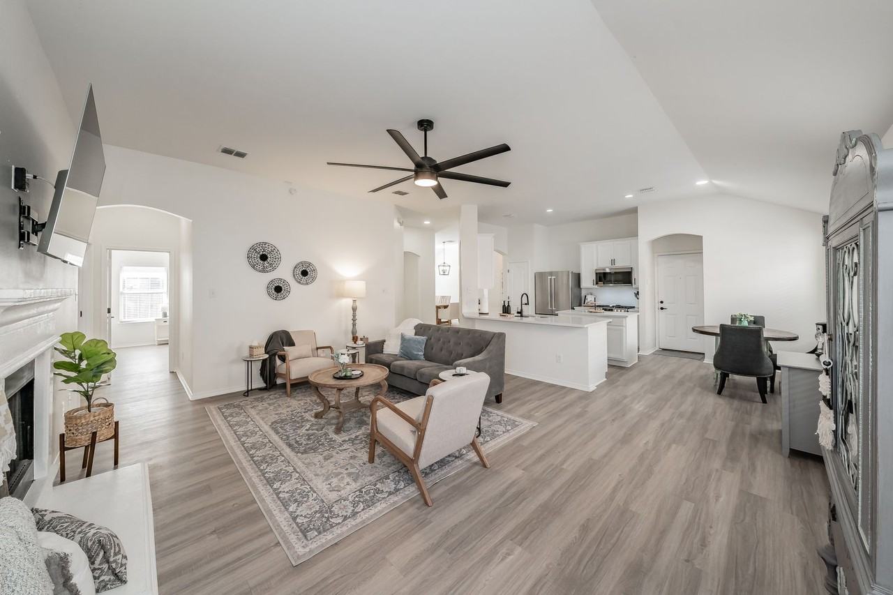 9040 Weller Lane - Photo 6 of 49