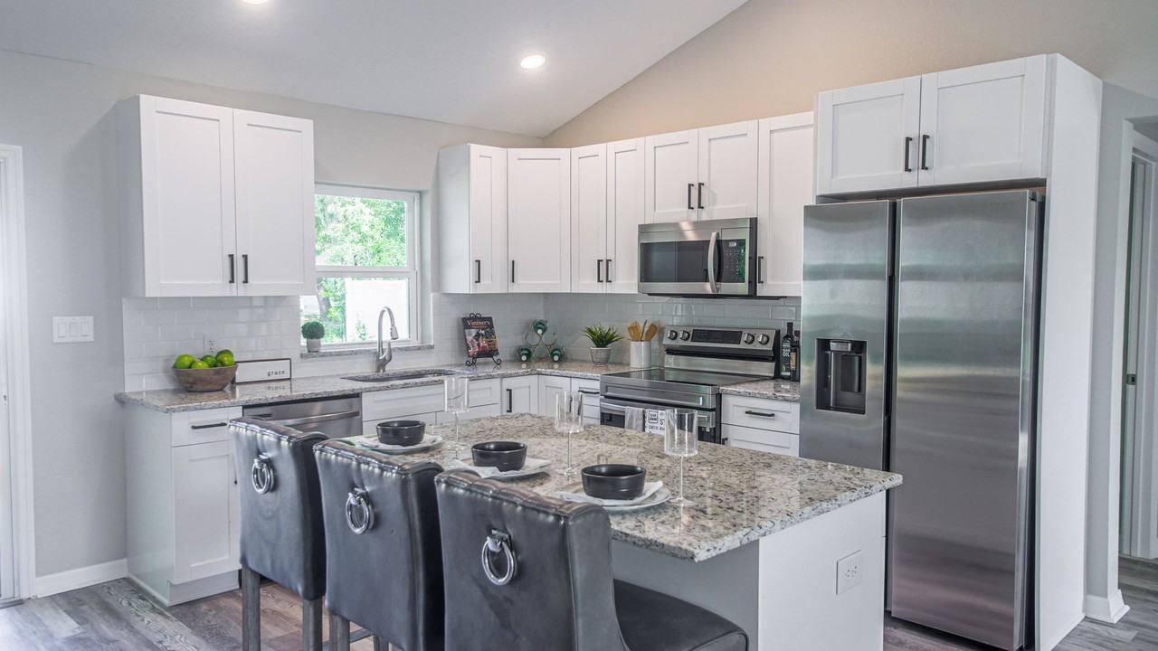 6262 Nw 61st St - Photo 2 of 12