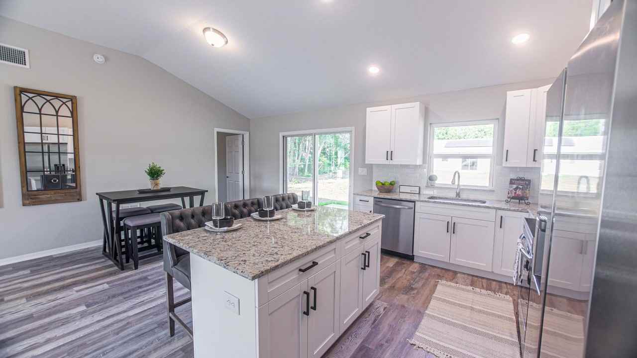 6262 Nw 61st St - Photo 3 of 12