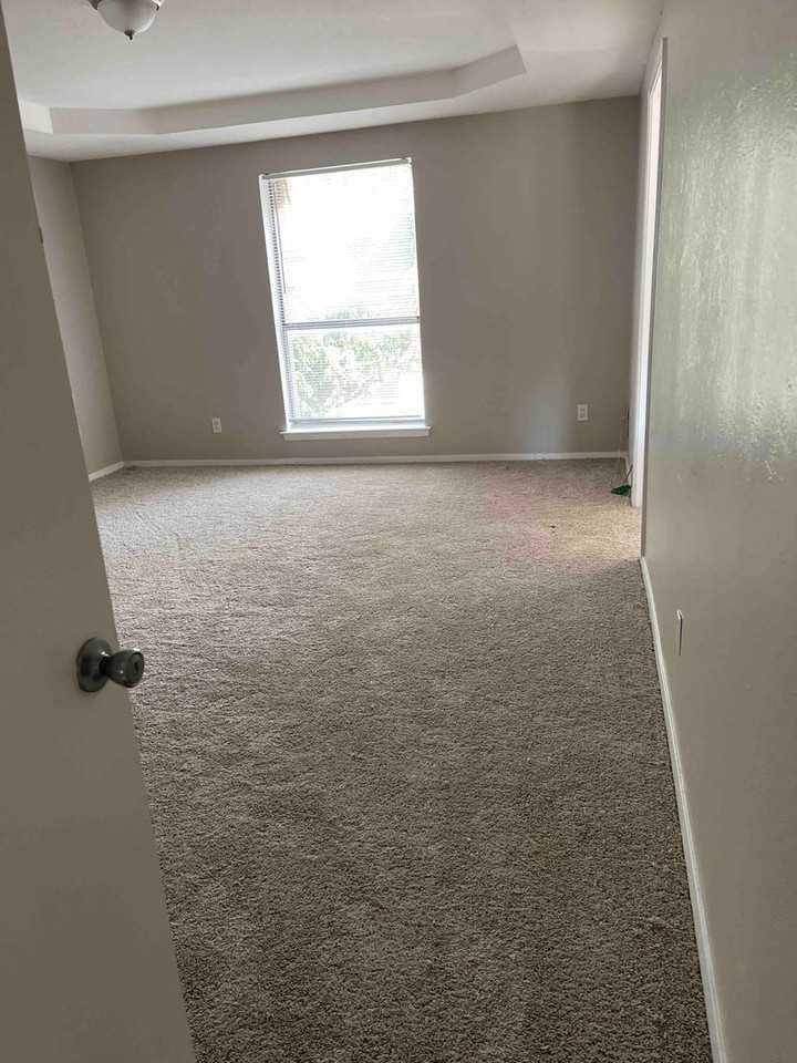 502 E Belt Line Rd #B - Photo 7 of 11