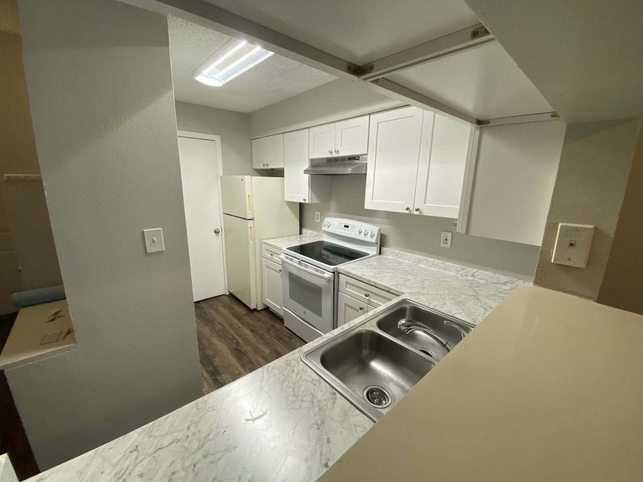 238 Afton Sq #202 - Photo 3 of 19