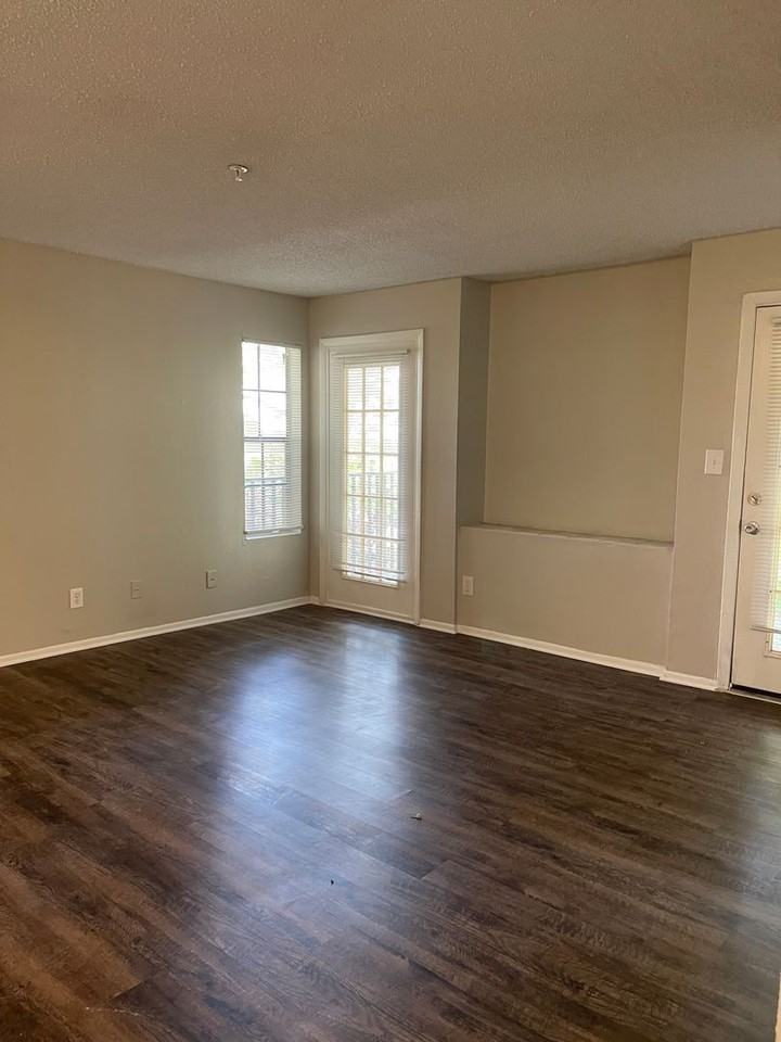 238 Afton Sq #202 - Photo 7 of 19