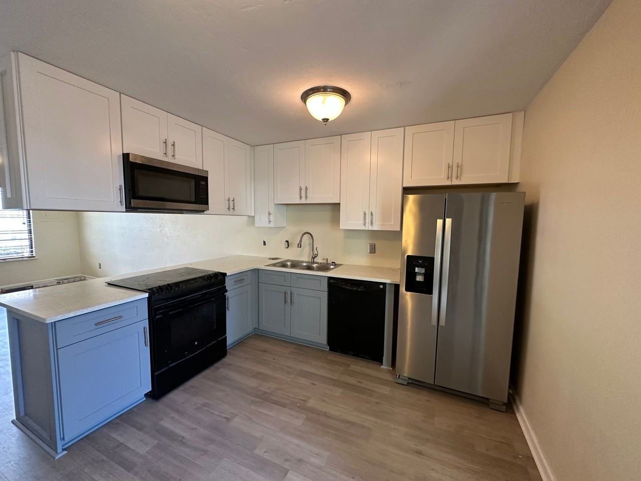 301 S Lipona Rd #24 - Photo 2 of 16