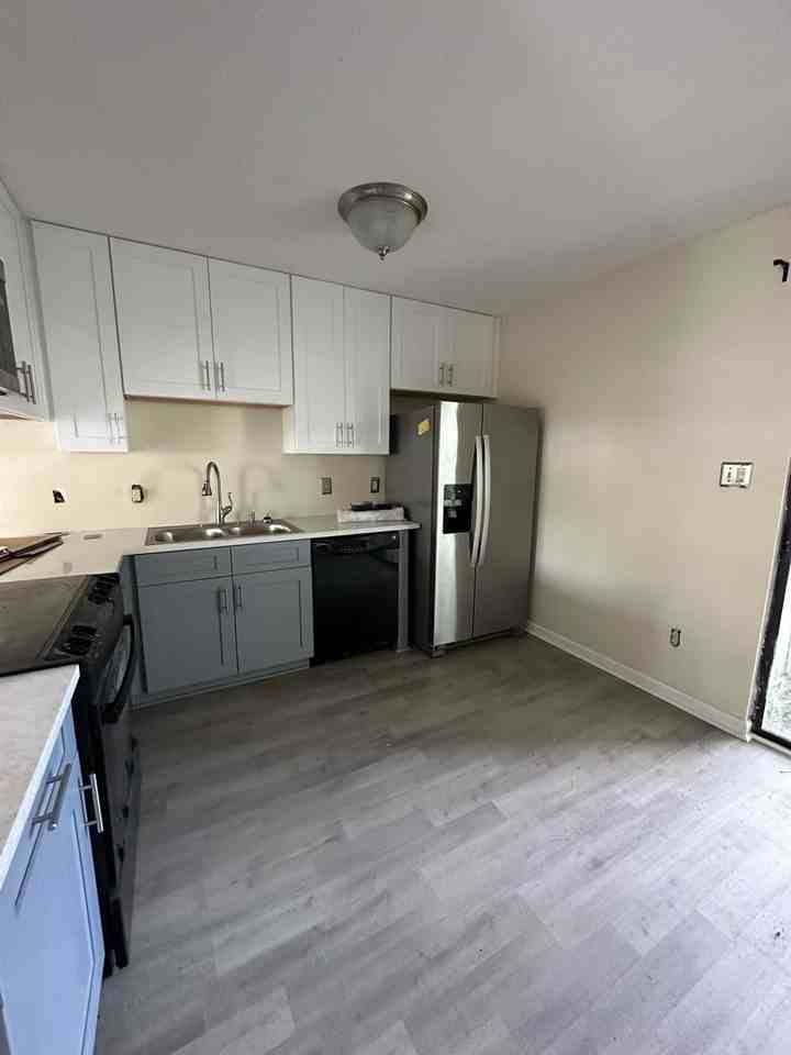 301 S Lipona Rd #24 - Photo 5 of 16