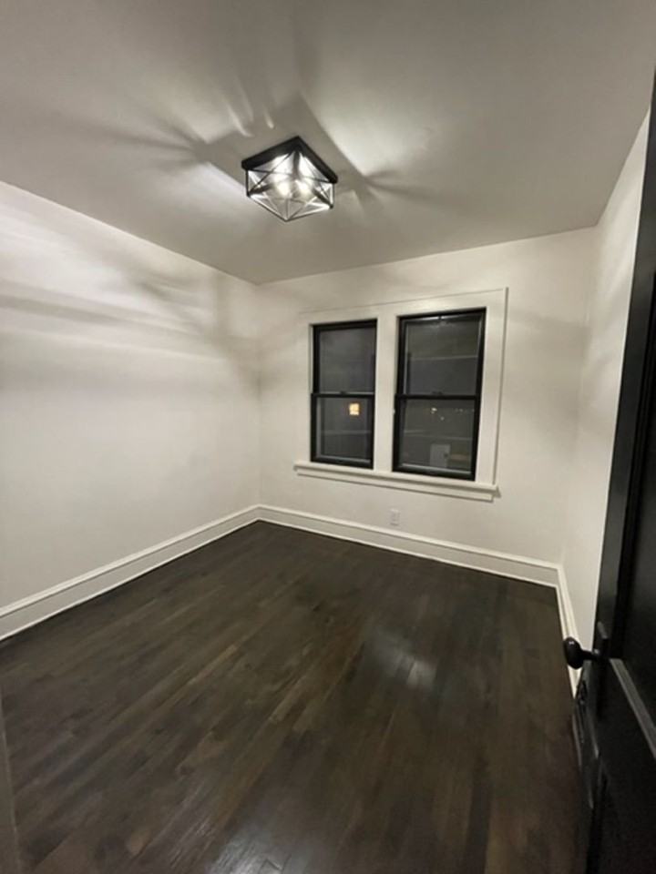 1709 E Newport Ave - Photo 2 of 8