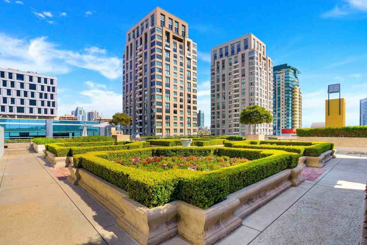 700 Front St - Photo 2 of 11