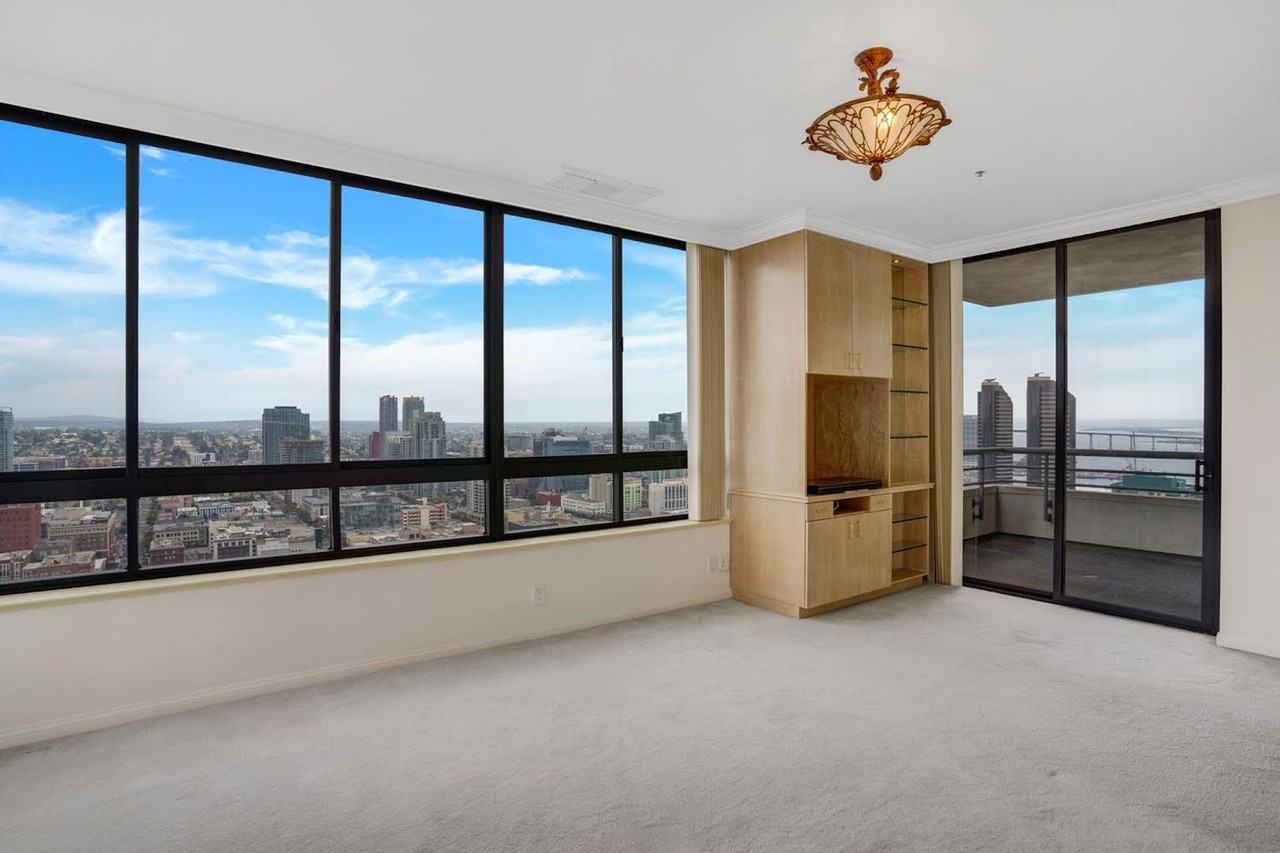 700 Front St - Photo 3 of 11