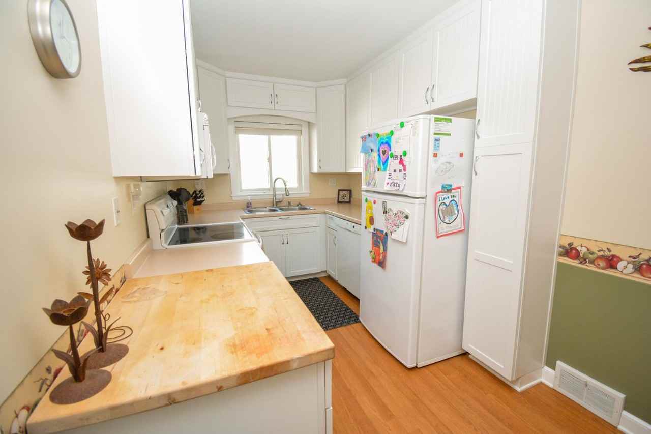 413 14th Ave Se - Photo 5 of 14