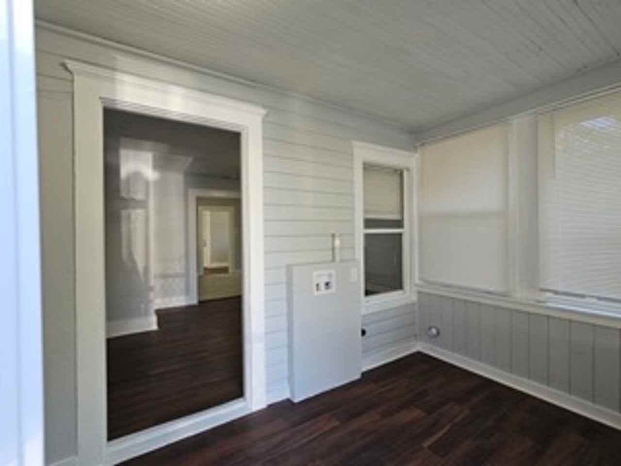 1010 E 13th St - Photo 4 of 24
