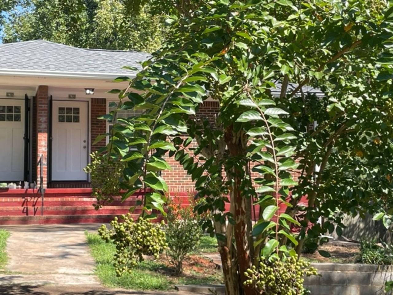 672 Clifton Rd Se - Photo 2 of 8