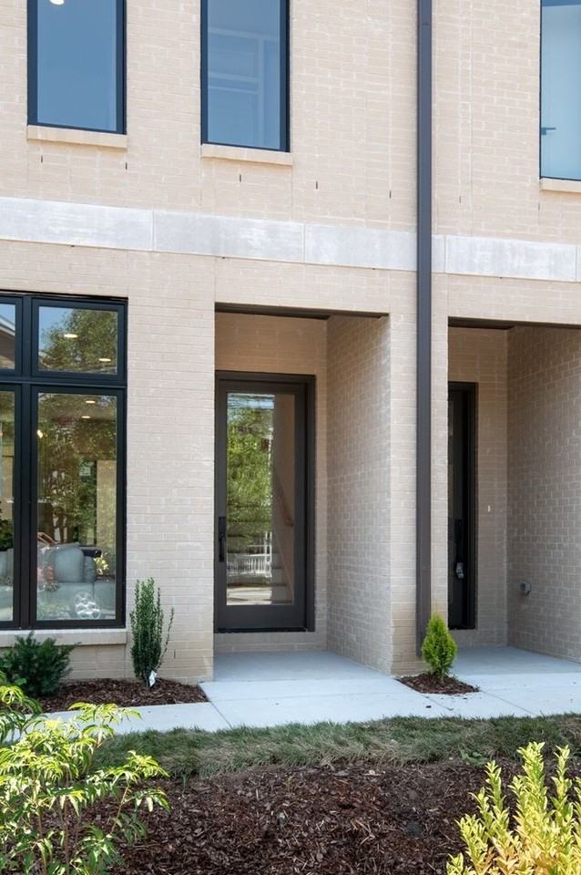 1721 6th Ave N #2 - Photo 4 of 41