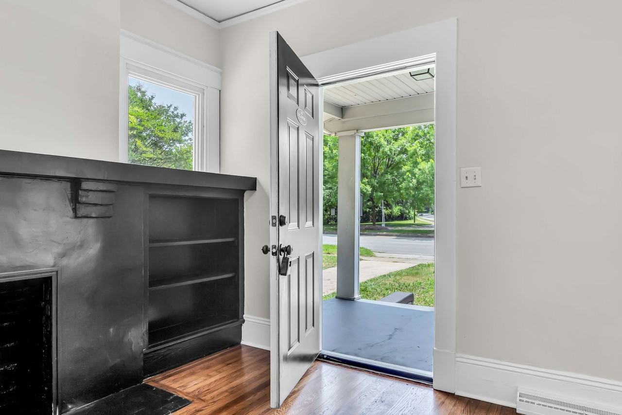 1320 W Friendly Ave - Photo 3 of 30