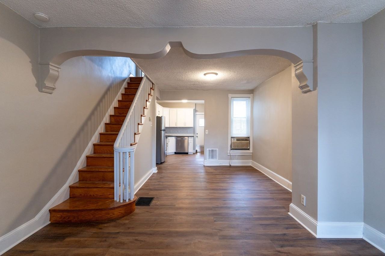 1508 S Etting St - Photo 4 of 33