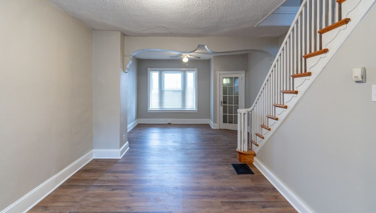 1508 S Etting St - Photo 5 of 33