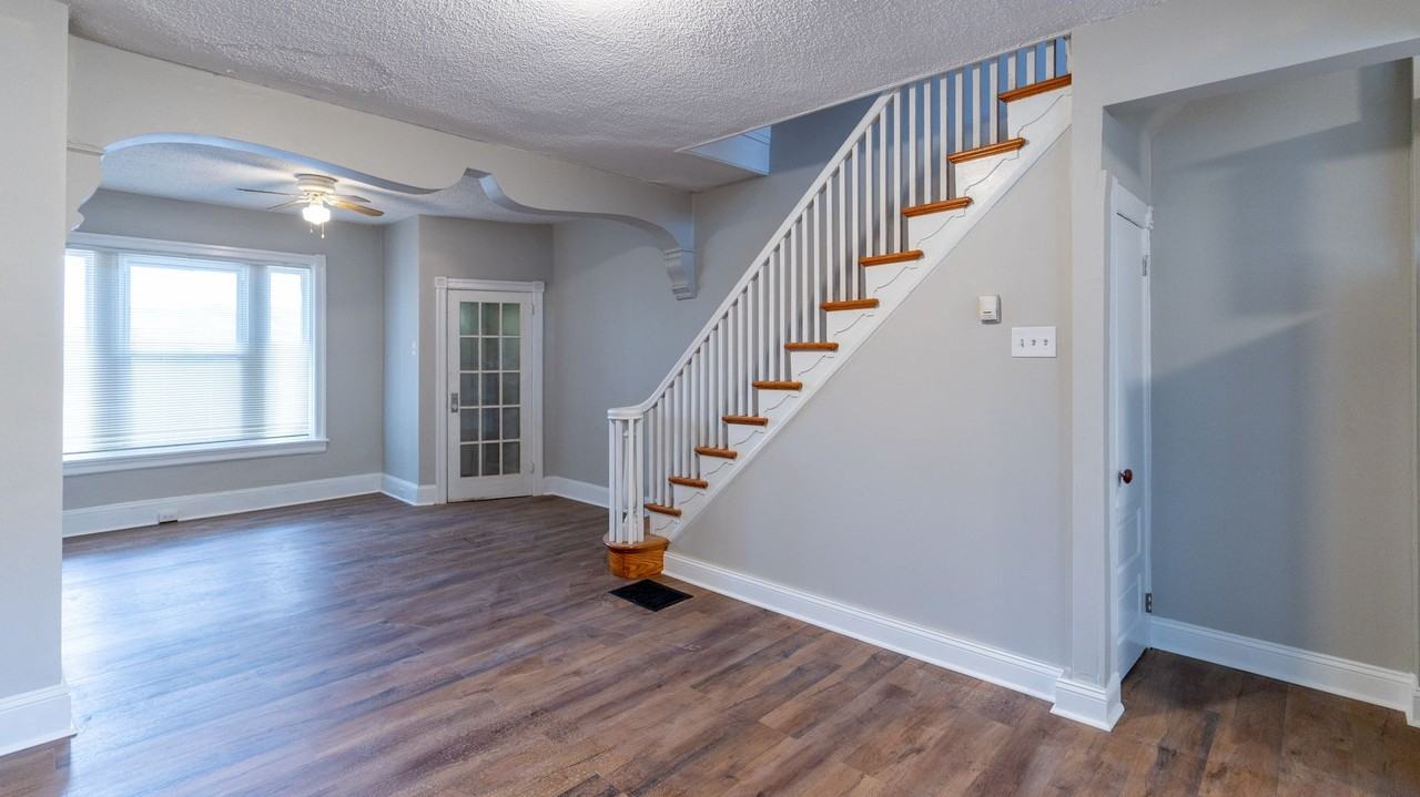 1508 S Etting St - Photo 6 of 33