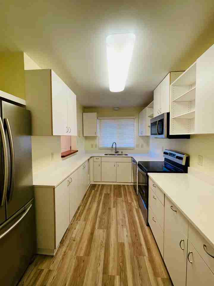 107 Essex Dr - Photo 5 of 23