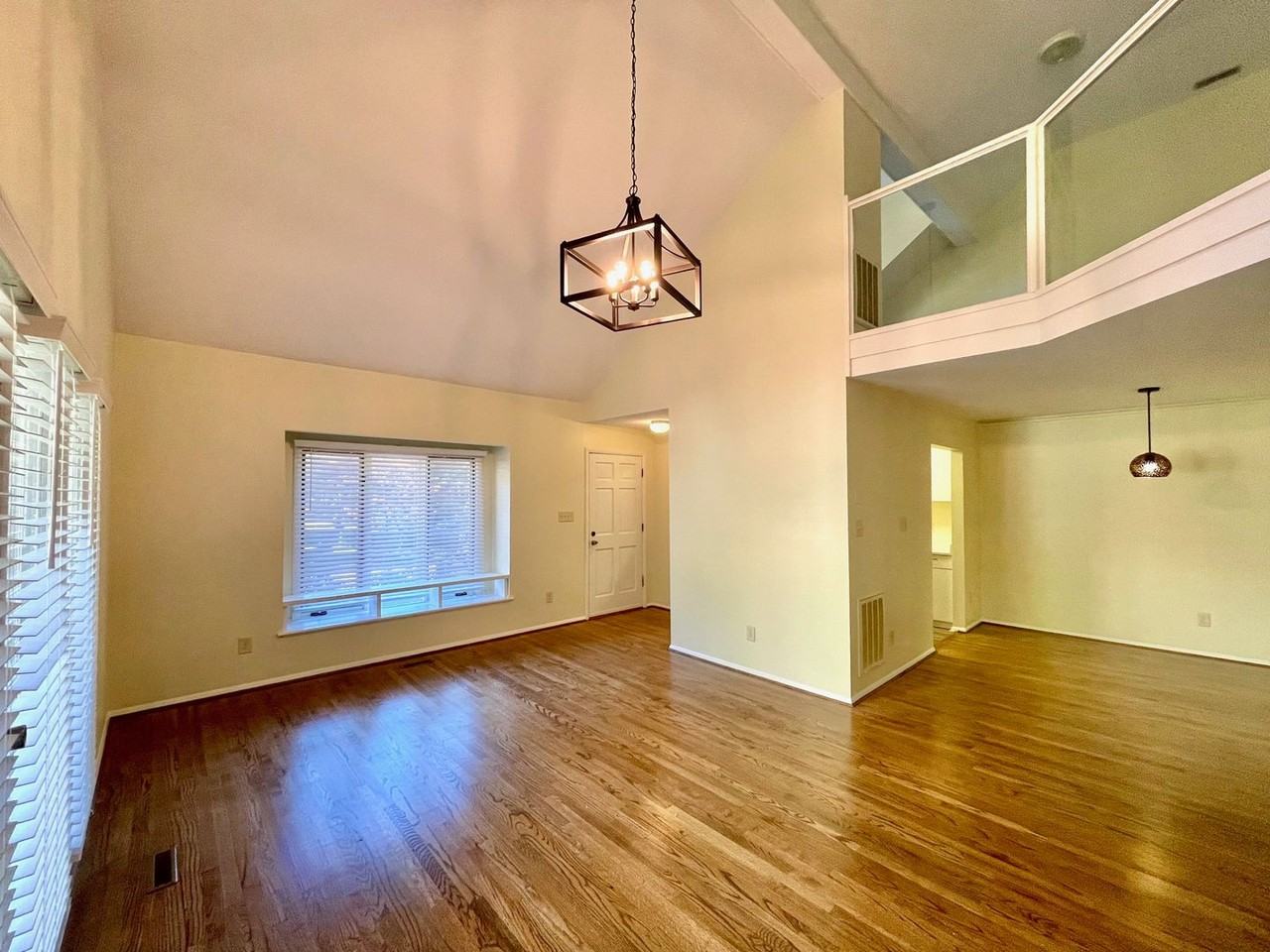 107 Essex Dr - Photo 7 of 23