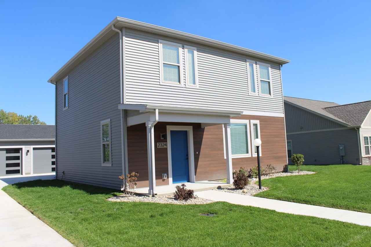 2324 Lovie Ln - Photo 4 of 50